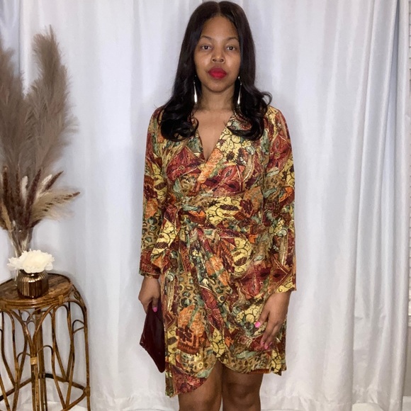 Diane Von Furtstenberg inspired wrap dress - Picture 3 of 3